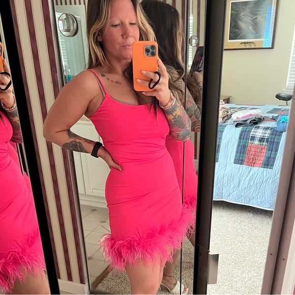 Pink dress. New with tags. Never warn. White fox boutique. - Picture 4 of 4